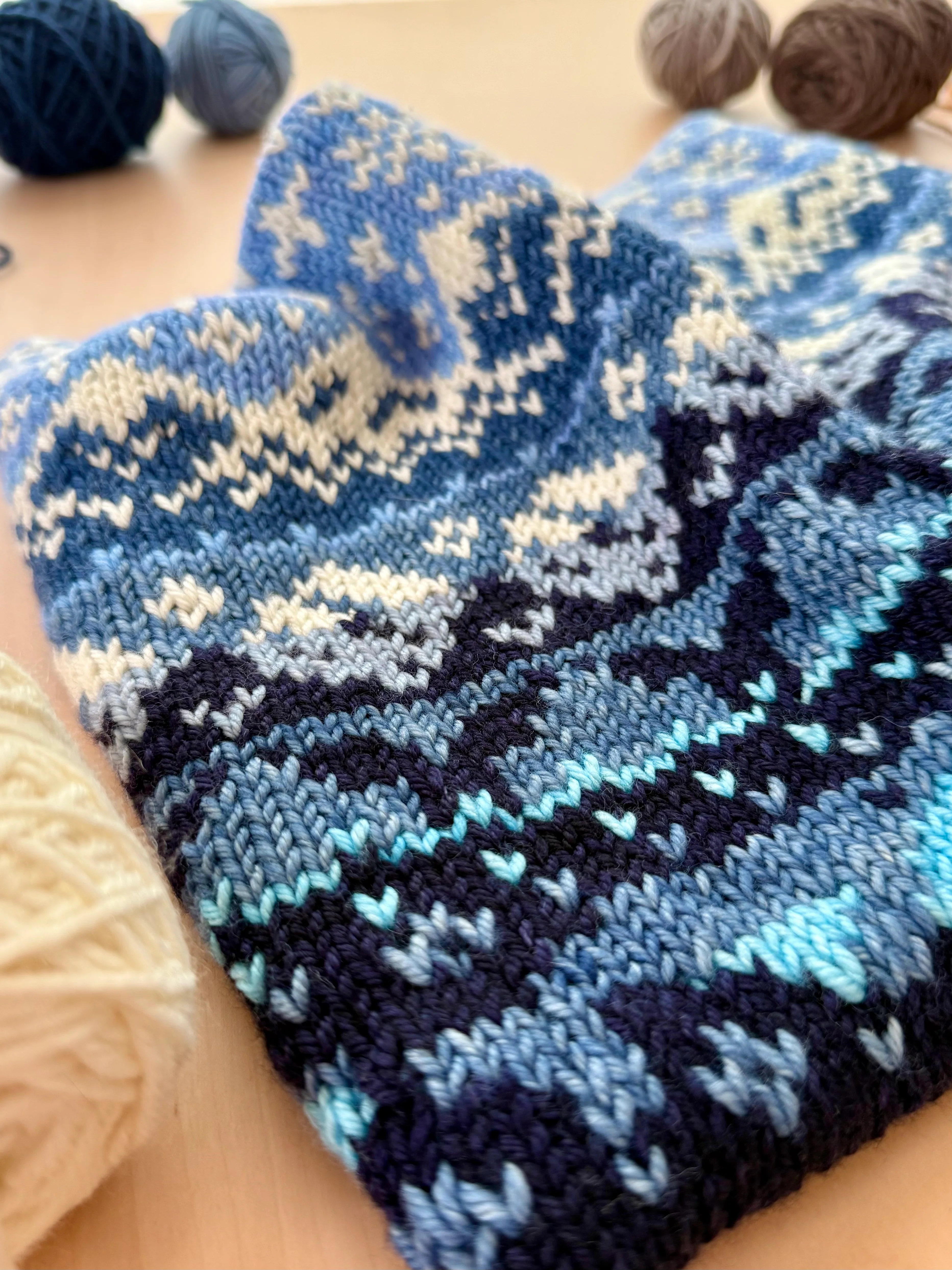 Alaska Doodle (Reversible Cowl) - Image 3